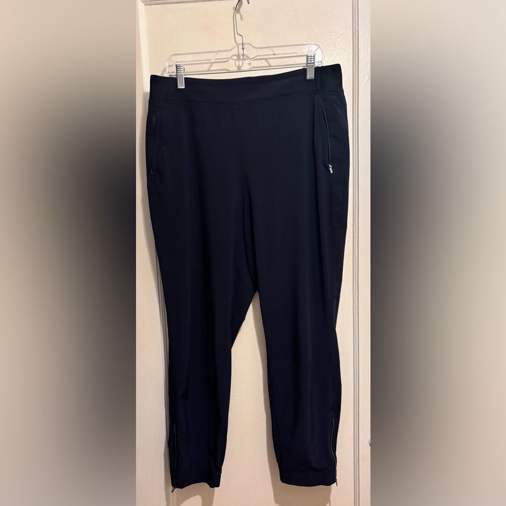 Athleta Women’s Navy Stretch Ankle Travel Pants Zip Pockets Size 14